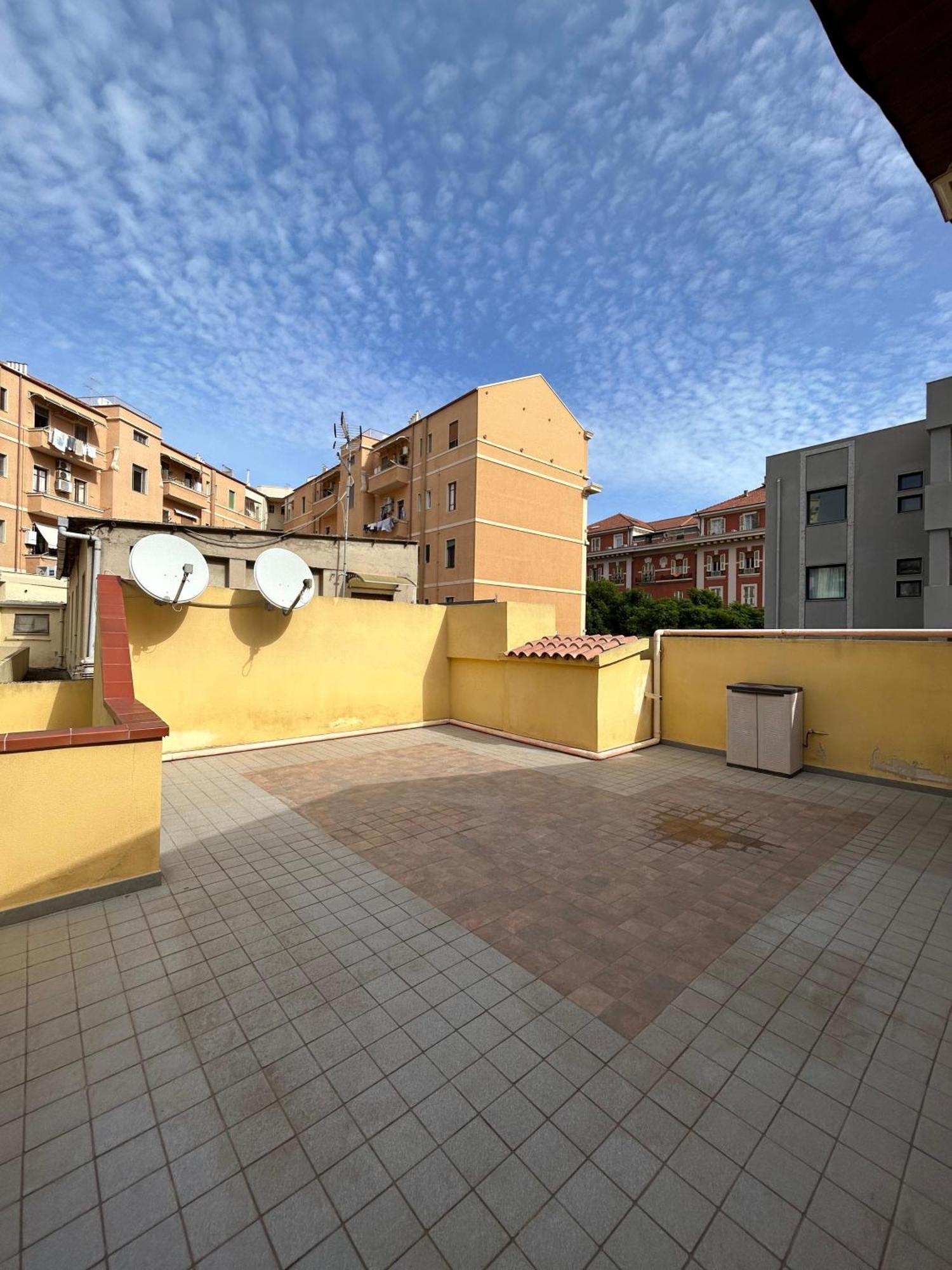 Appartamento Con Terrazzo Privato E Netflix Cagliari Buitenkant foto