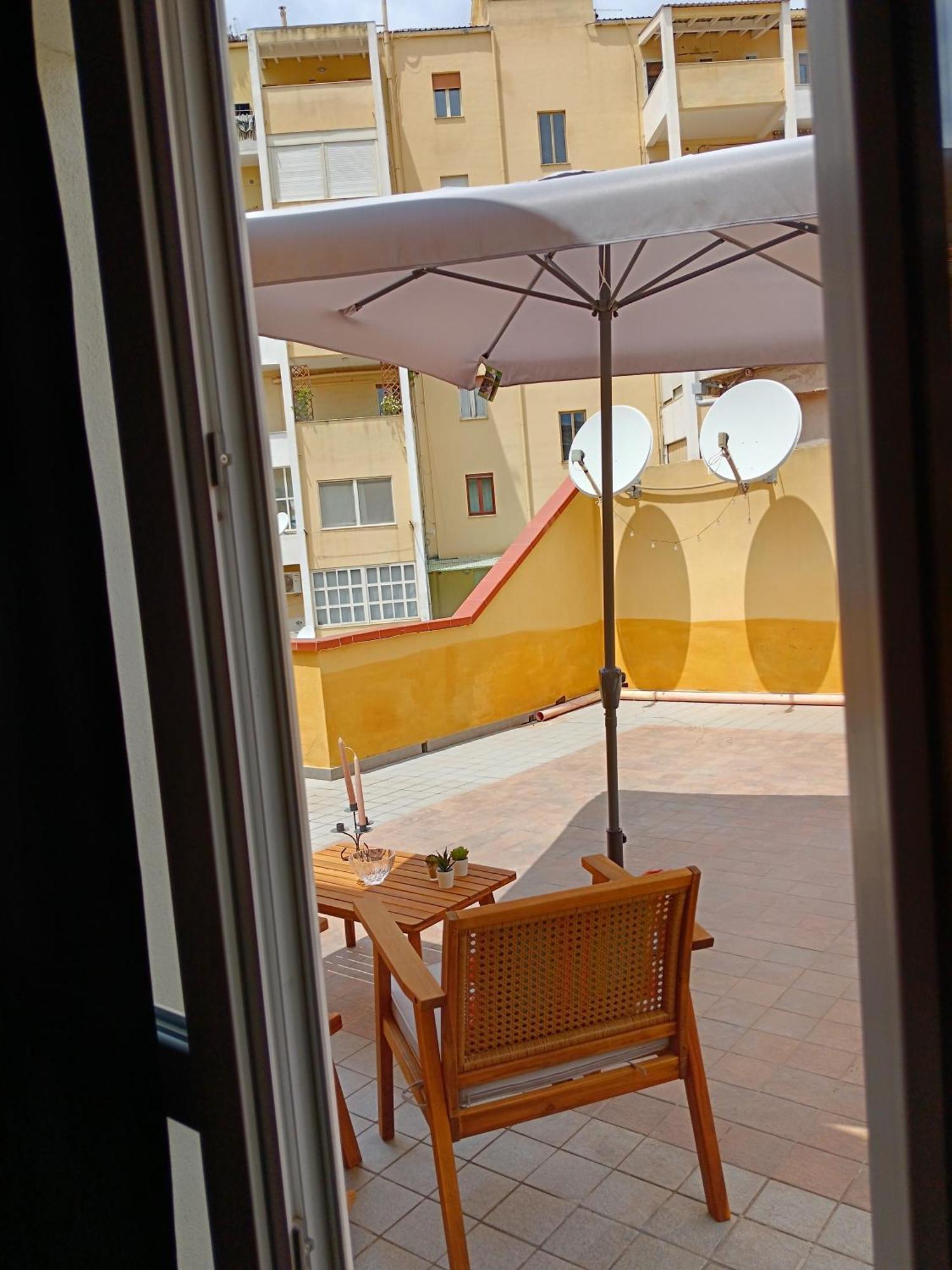 Appartamento Con Terrazzo Privato E Netflix Cagliari Buitenkant foto