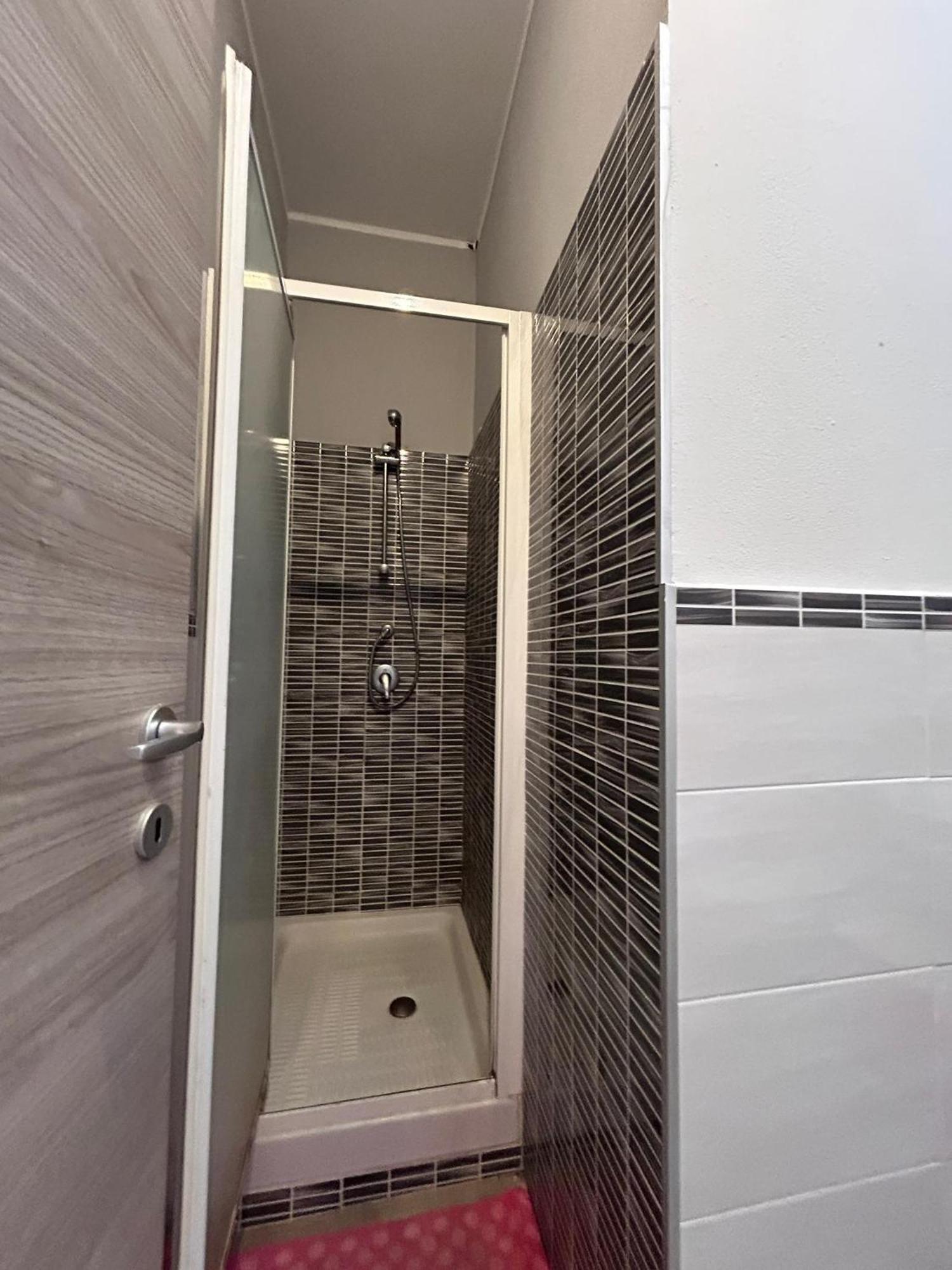 Appartamento Con Terrazzo Privato E Netflix Cagliari Buitenkant foto