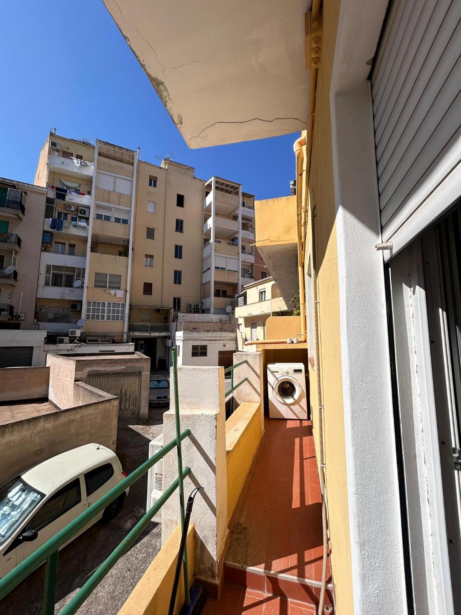 Appartamento Con Terrazzo Privato E Netflix Cagliari Buitenkant foto